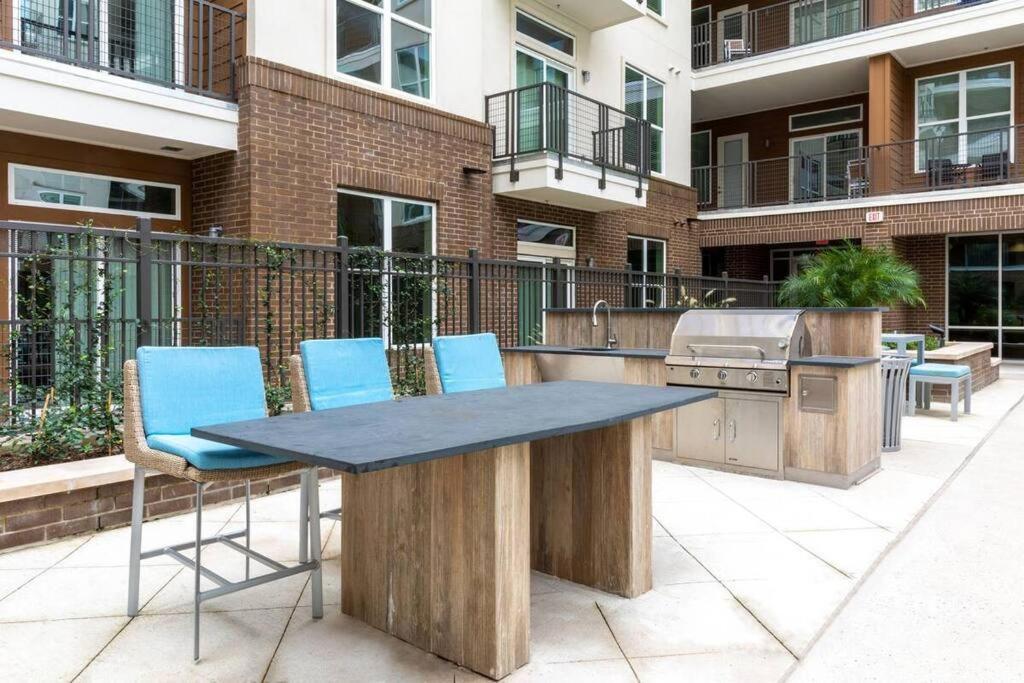 Luxury Apartment Close To Everything W Free Parking 5 Houston Bagian luar foto