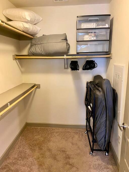 Luxury Apartment Close To Everything W Free Parking 5 Houston Bagian luar foto