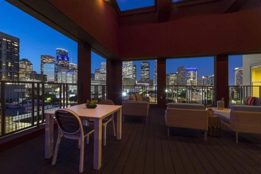 Luxury Apartment Close To Everything W Free Parking 5 Houston Bagian luar foto